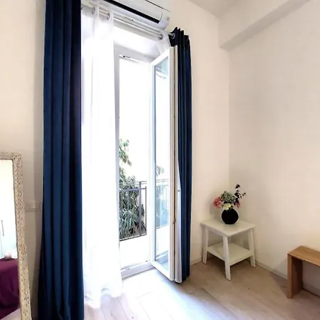 דירה Petite Deva - Loft With Balcony *