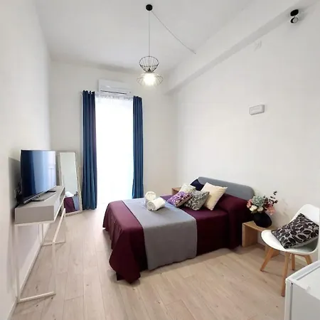 דירה Petite Deva - Loft With Balcony
