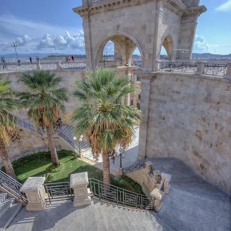 Petite Deva - Loft With Balcony Apartment *