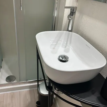דירה Petite Deva - Loft With Balcony *
